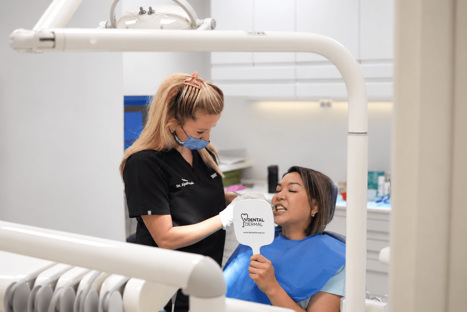 Inngangsparti til Dental & Dermal klinikk i Oslo sentrum